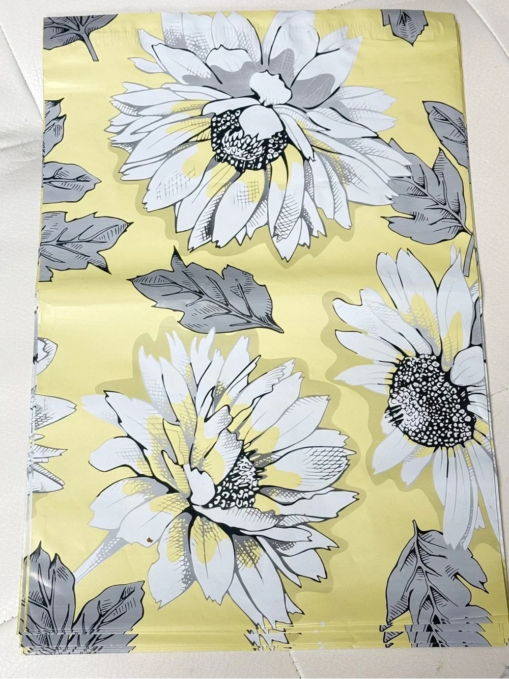 20 10”x13” Floral Poly Mailer Pouch in Yellow and Gray